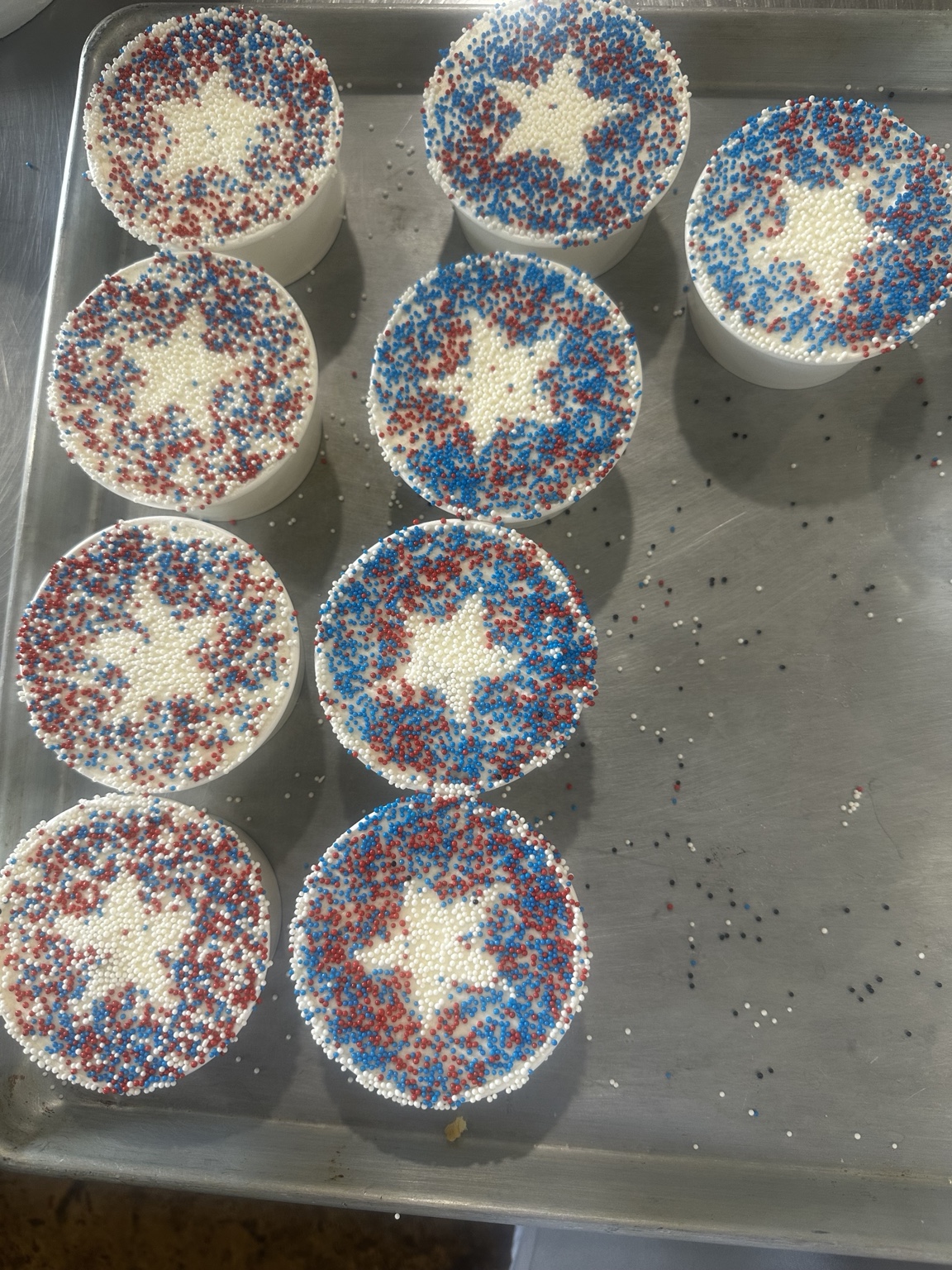 Star pattern Peak Dot Cake